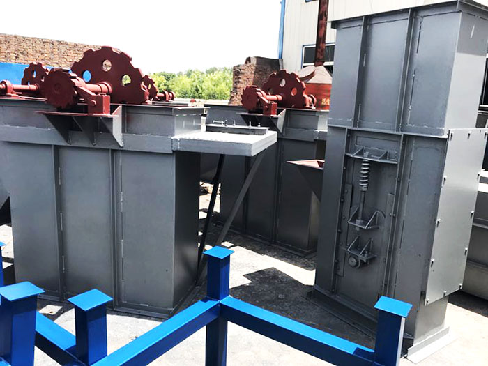 斗式提升機(jī)底座的底板與鏈條碰撞需要注意哪些？