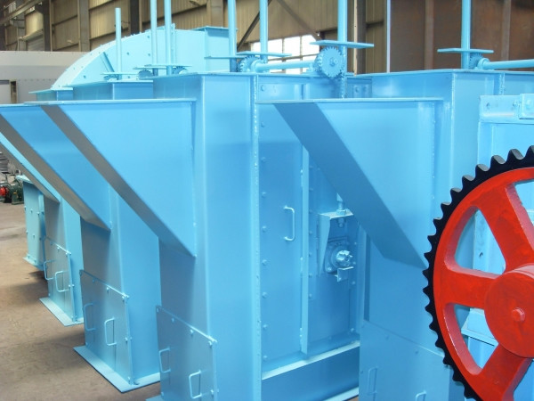 斗式提升機在運行時如果異常響動，其原因不外乎如下幾種(斗式提升機在運轉(zhuǎn)過程中,操作人員注意)