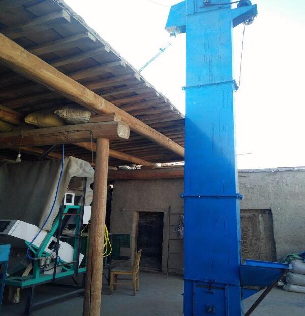 垂直斗式提升機(jī)料斗接觸殼體如何解決？