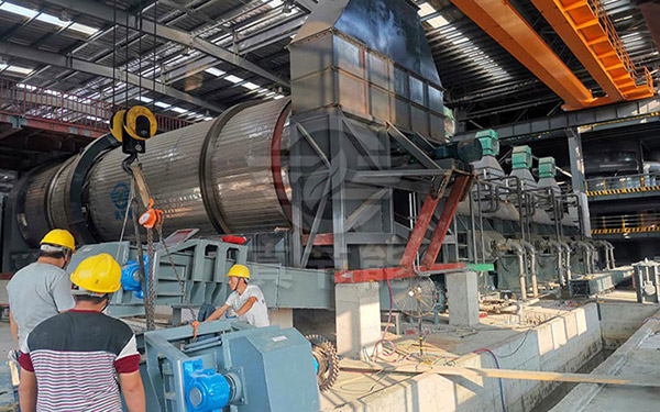 城市污泥烘干設(shè)備安裝現(xiàn)場(chǎng)